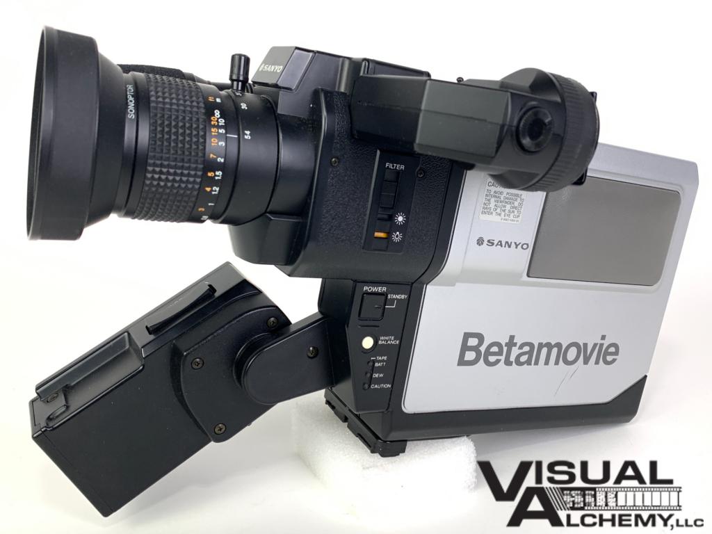 1983 Sanyo VRC-100 Betamovie Camera (PROP)