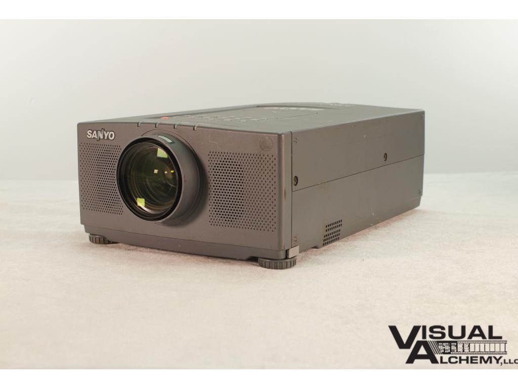 2000 Sanyo PLC-XP10NA Projector