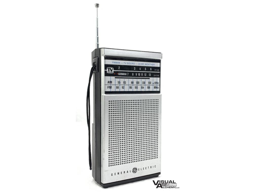 1983 GE 7-2934A portable AM/FM/TV radio 88